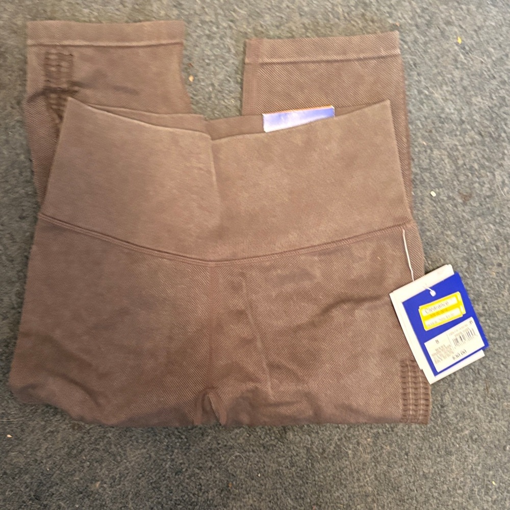 2/20 - Nwt JoyLab Brown High-Waisted Leggings size small